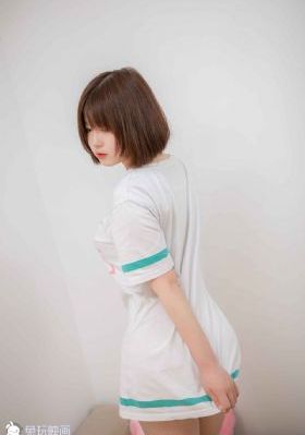 女机械人电影