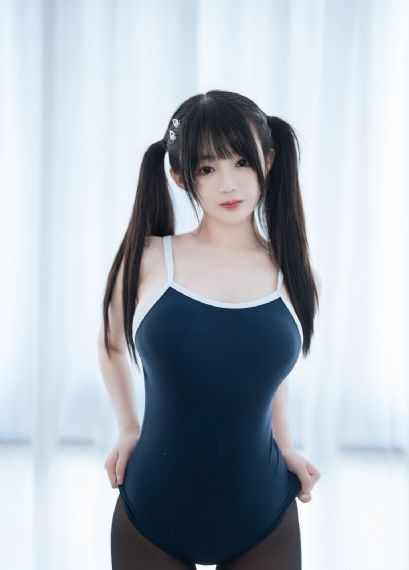 掀开奶罩边吃边摸娇喘小说