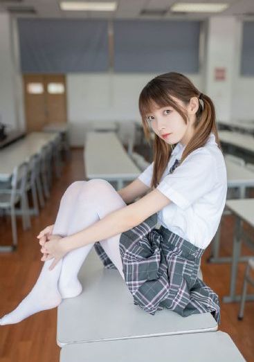 健身房私教吸乳高潮av